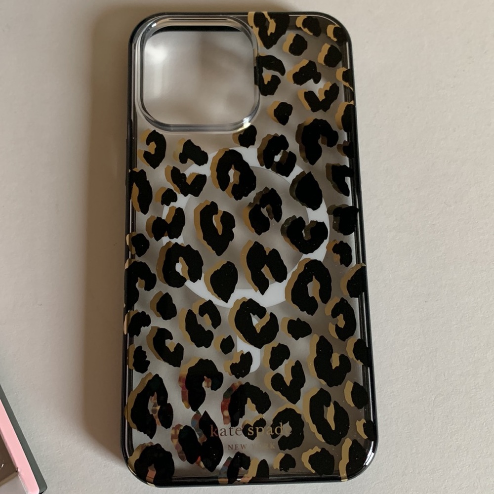 Kate Spade  Protective Hardshell Magsafe Case for iPhone 14 Pro Max - Leopard - Picture 7 of 7